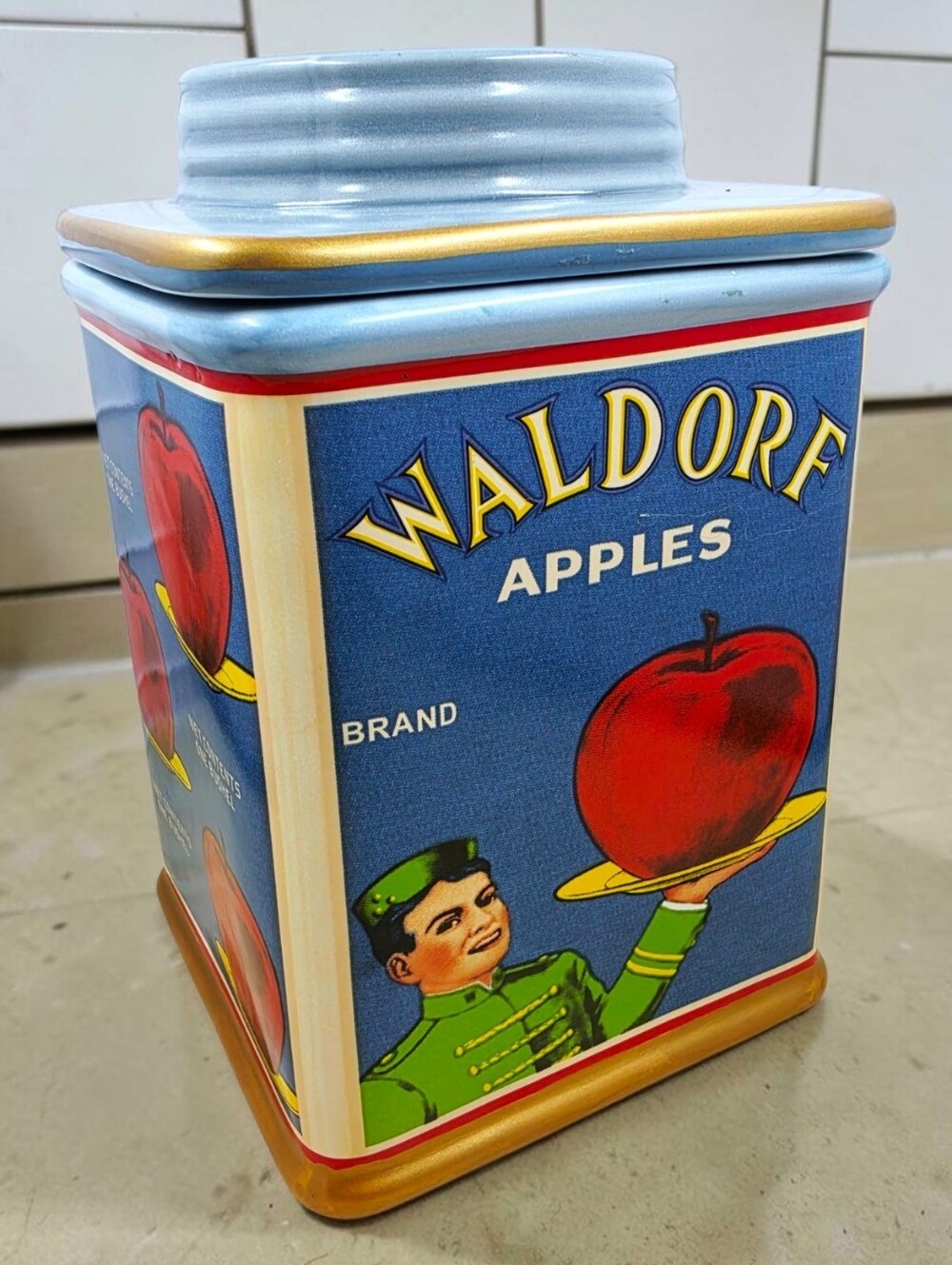 Sakura Oneida Waldorf Apples Lidded Canister Vintage Labels Stoneware